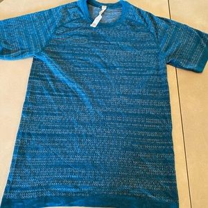 Lululemon blue seawheeze shirt sz small swiftly tech